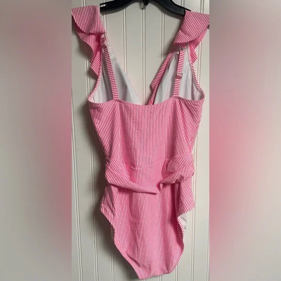 Lilly Pulitzer Delphie Seersucker Ruffled One-Piece Swimsuit Roxie Pink Size 10 - Picture 3 of 5